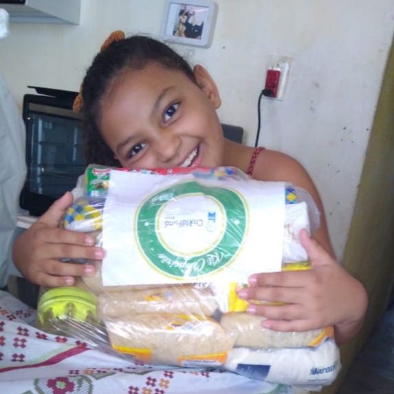 1.200 Kits de alimentos Chegam às Famílias da SOAF